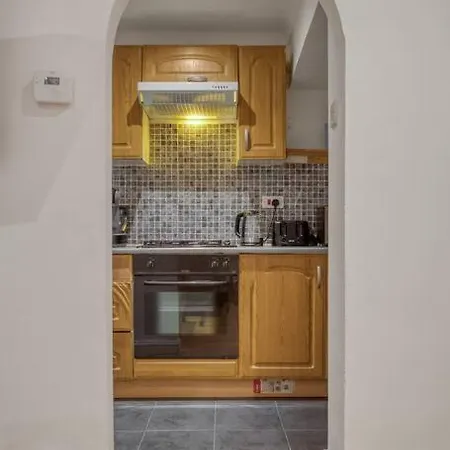 Appartamento Grove Retreat 1 Bed Steps From Ladbroke Station Londra Esterno foto