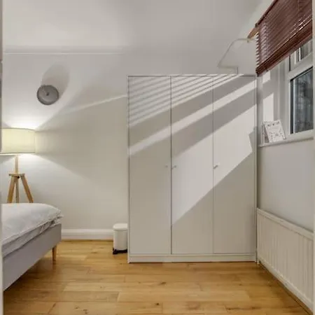 Appartamento Grove Retreat 1 Bed Steps From Ladbroke Station Londra Esterno foto