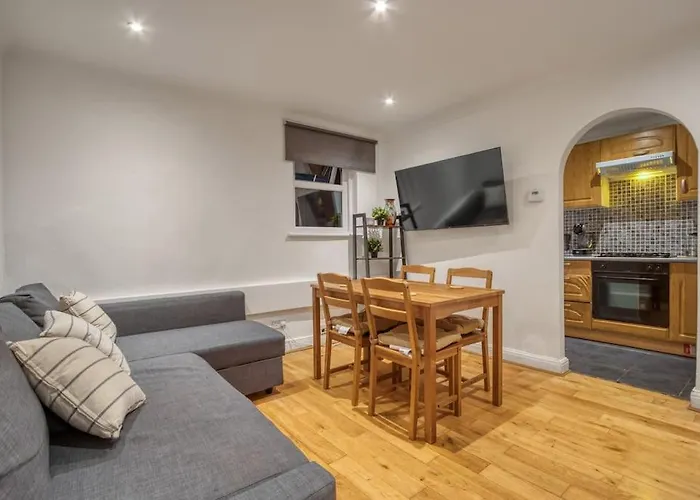 Grove Retreat 1 Bed Steps From Ladbroke Station