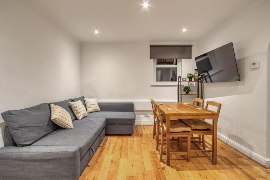 Grove Retreat 1 Bed Steps From Ladbroke Station