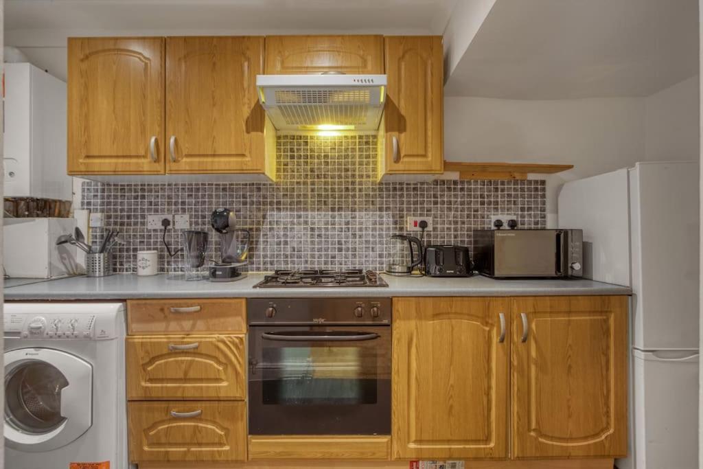 Grove Retreat 1 Bed Steps From Ladbroke Station Apartment