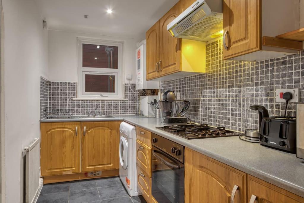 Grove Retreat 1 Bed Steps From Ladbroke Station * London